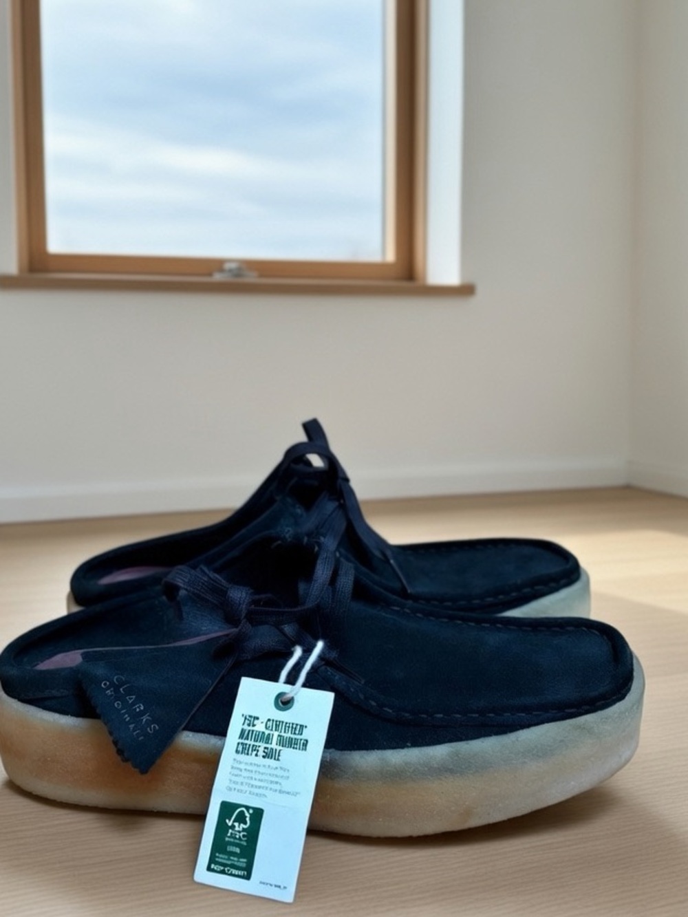 Clarks / Wallabee Slip-On Black Loafers